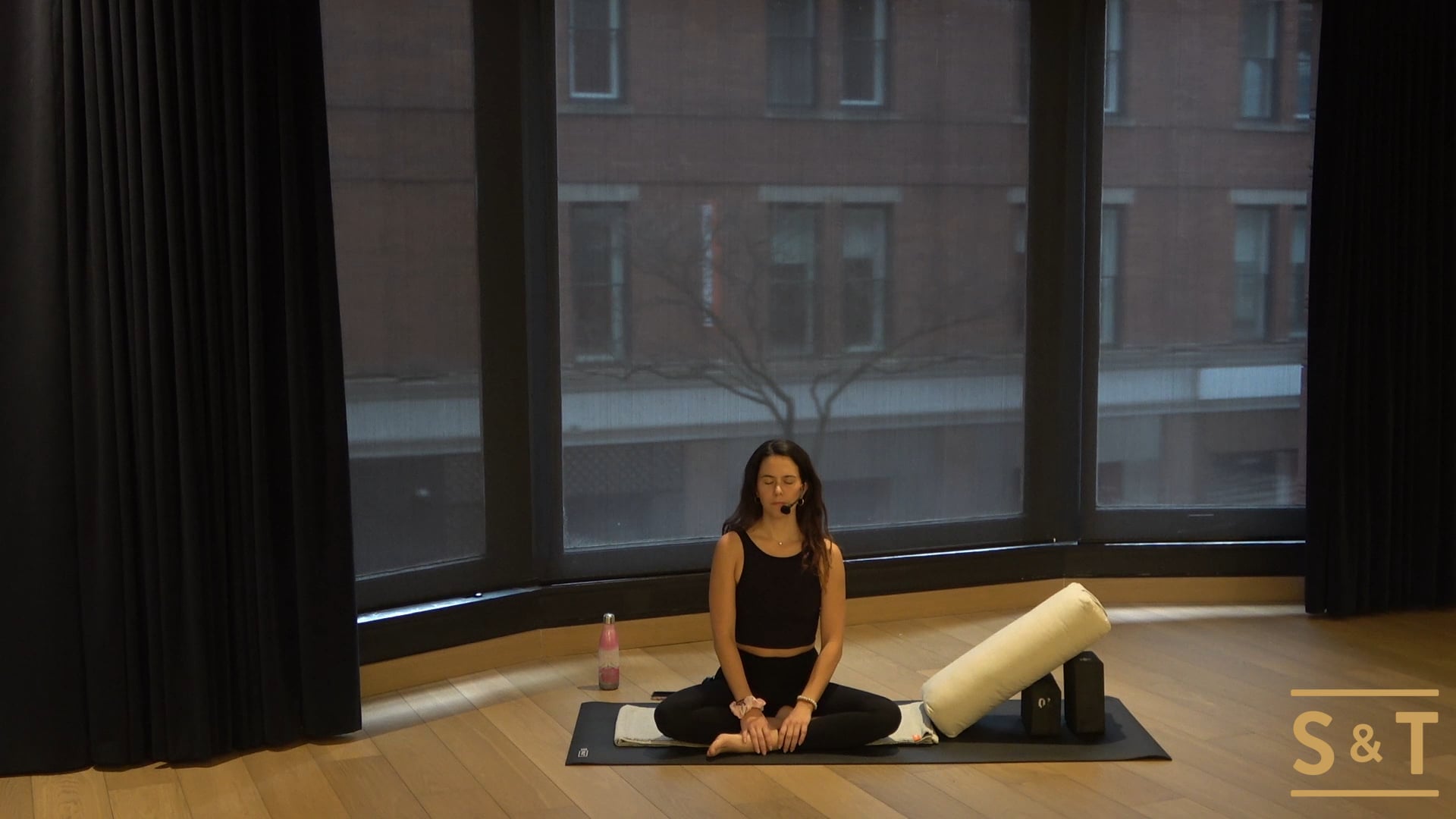 Yin and Chill with Brittany, Sweat Live Dec.20 2020