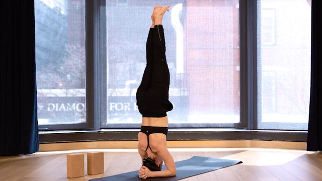 Sweat Flow with Angela: Headstands Pr...