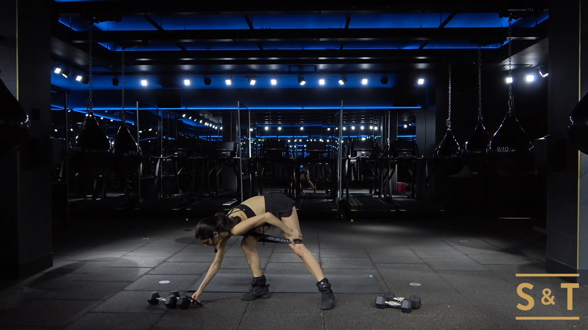 Booty HIIT: All Fired Up with Lisa, Sweat Live Apr 19, 2021