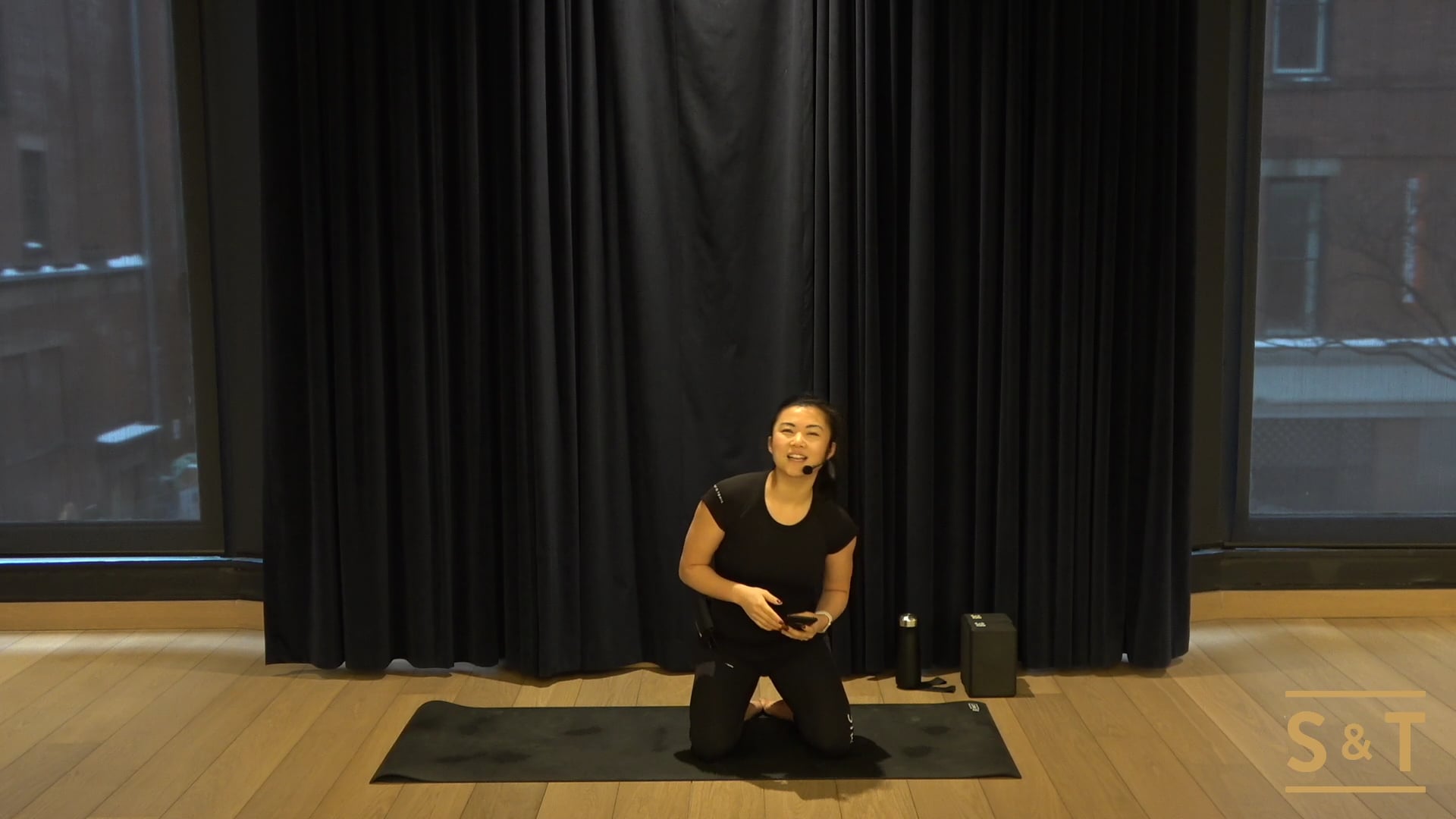 Core Flow with Rachel, Sweat Live Feb 22, 2021