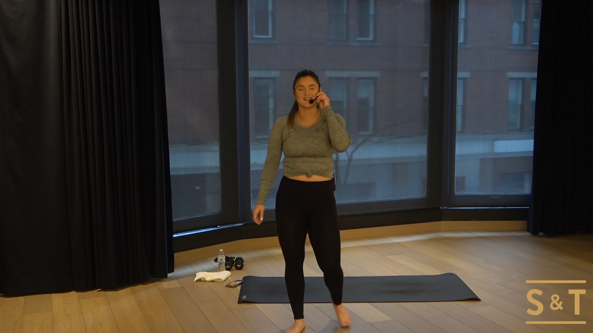 Hot HIIT with Emma, Sweat Live Dec. 18 2020