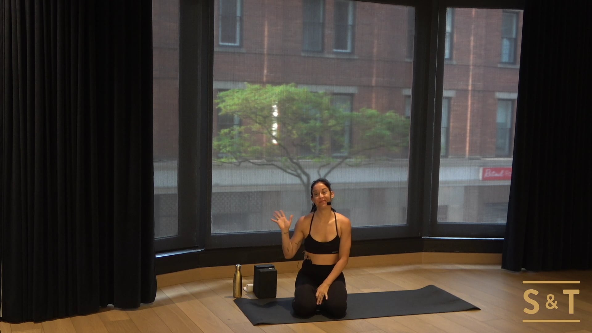 Vinyasa Slow Flow with Angela, Sweat Live Jun 7, 2021
