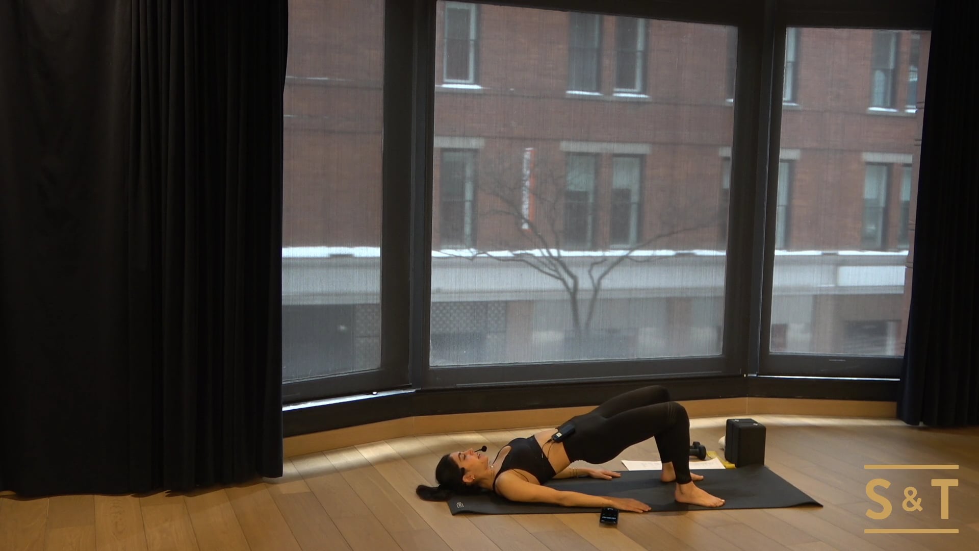 Hot HIIT Abs and Assets with Lisa, Sweat Live Feb 20, 2021