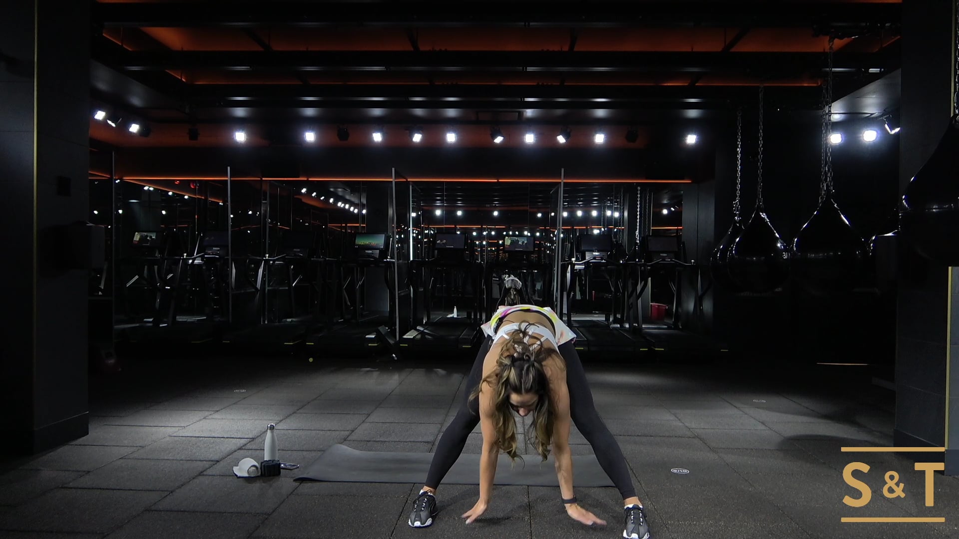 Boxing HIIT: Take Me Back with Claudia, Sweat Live Apr 22, 2021