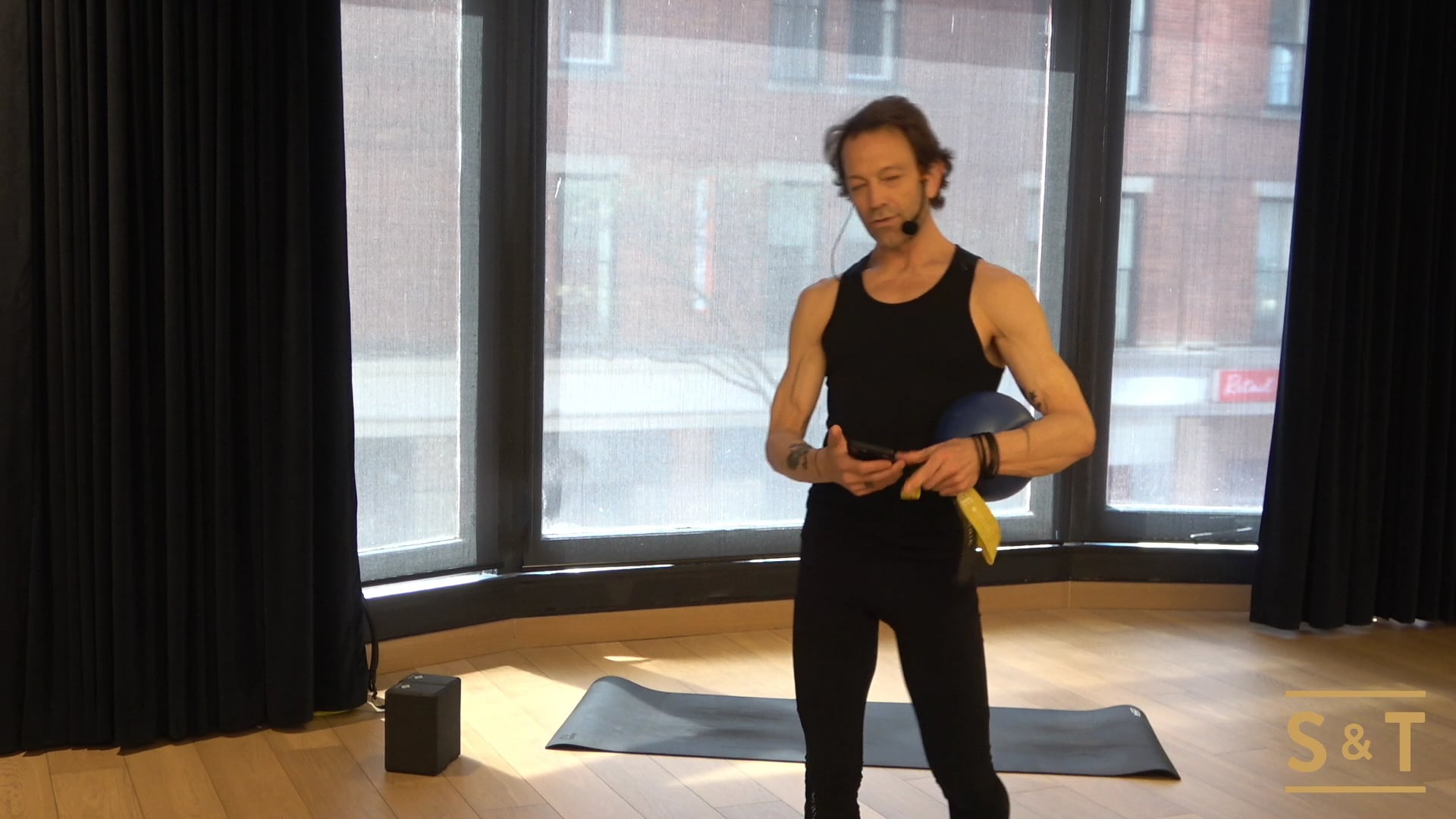 Vinyasa Power Flow with Sheldon, Sweat Live May 18, 2021