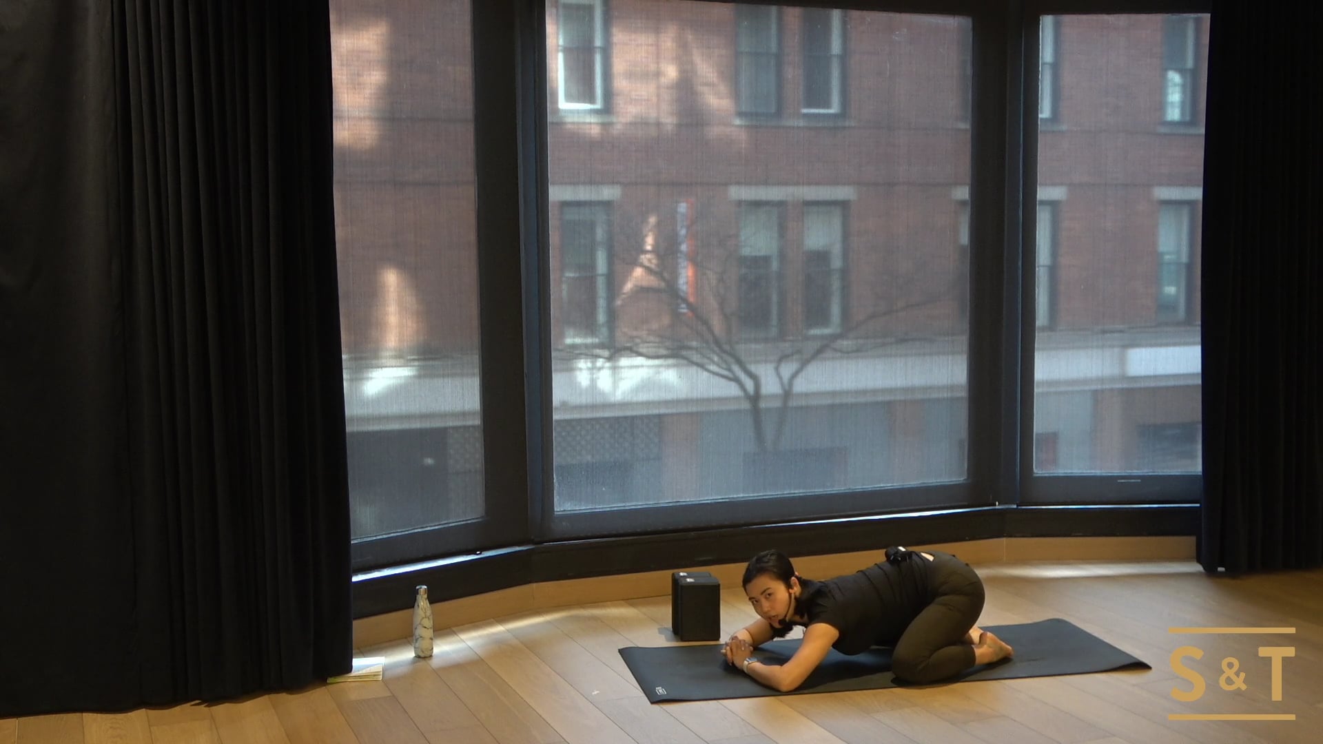 Core Flow with Rachel, Sweat Live Jan. 18 2021