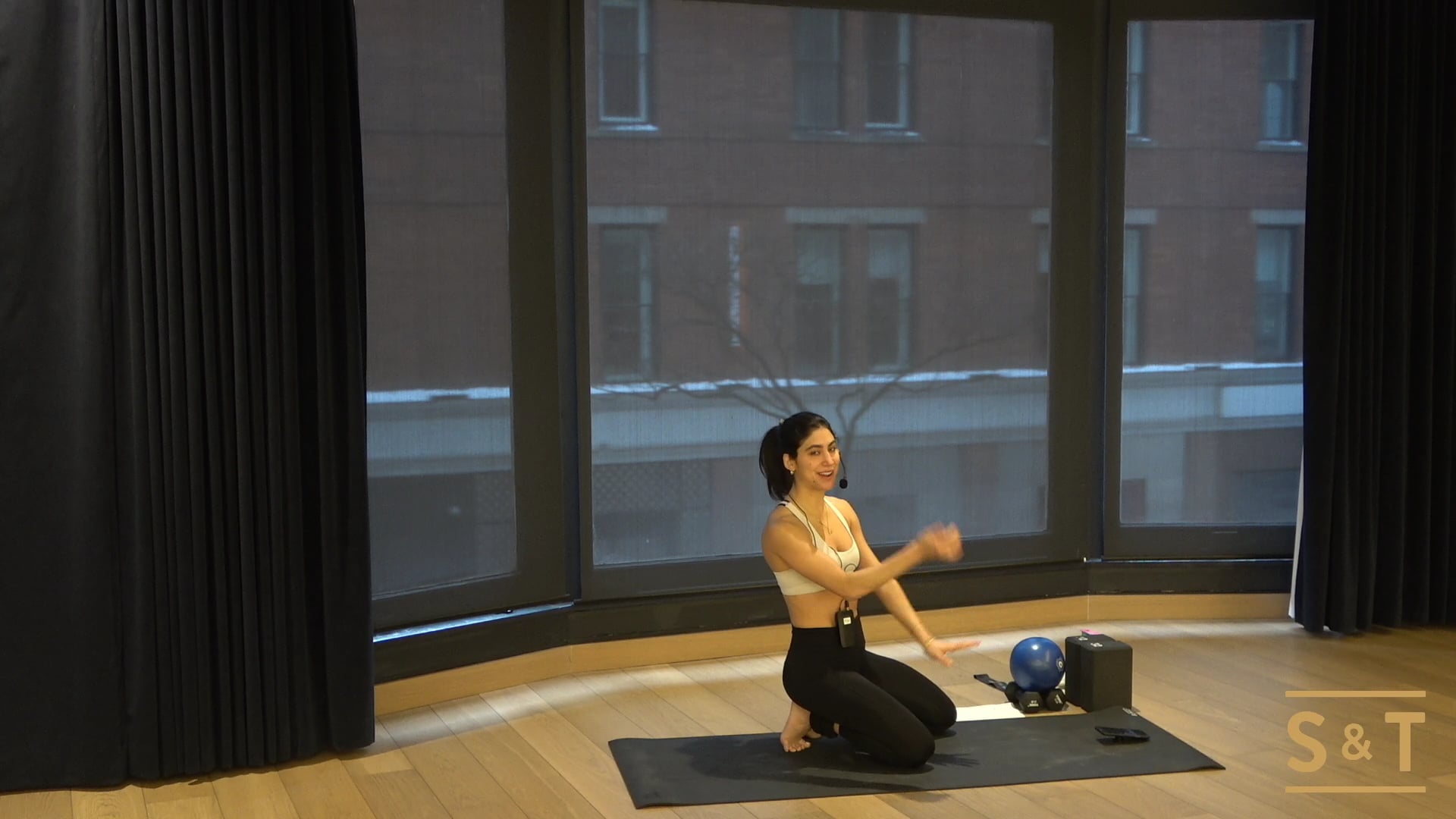 Hot HIIT Core with Lisa, Sweat Live Feb 1, 2021