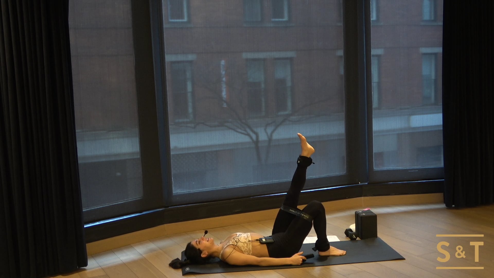 Hot HIIT with Lisa, Sweat Live Jan 8, 2021