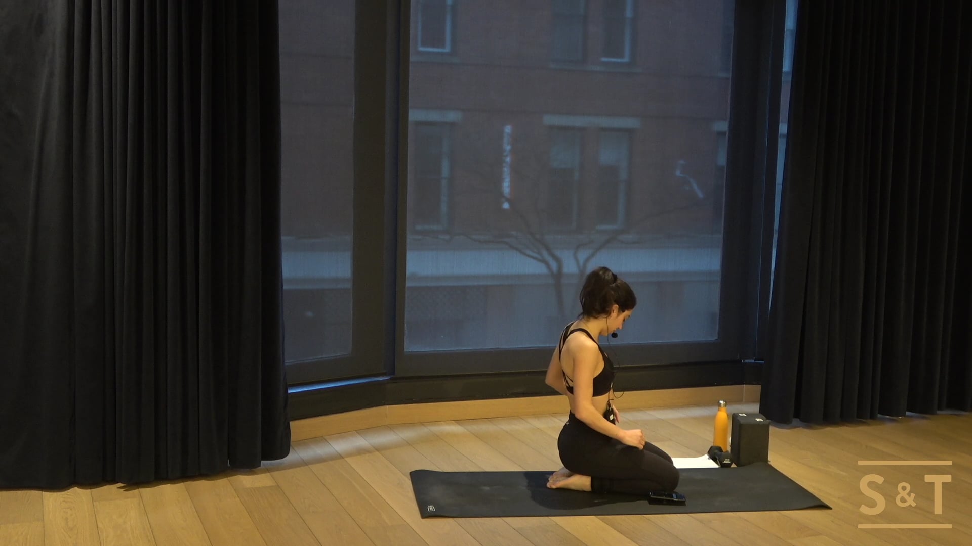 Hot HIIT - Core: Pop Pool Party with Lisa, Sweat Live Mar 22, 2021