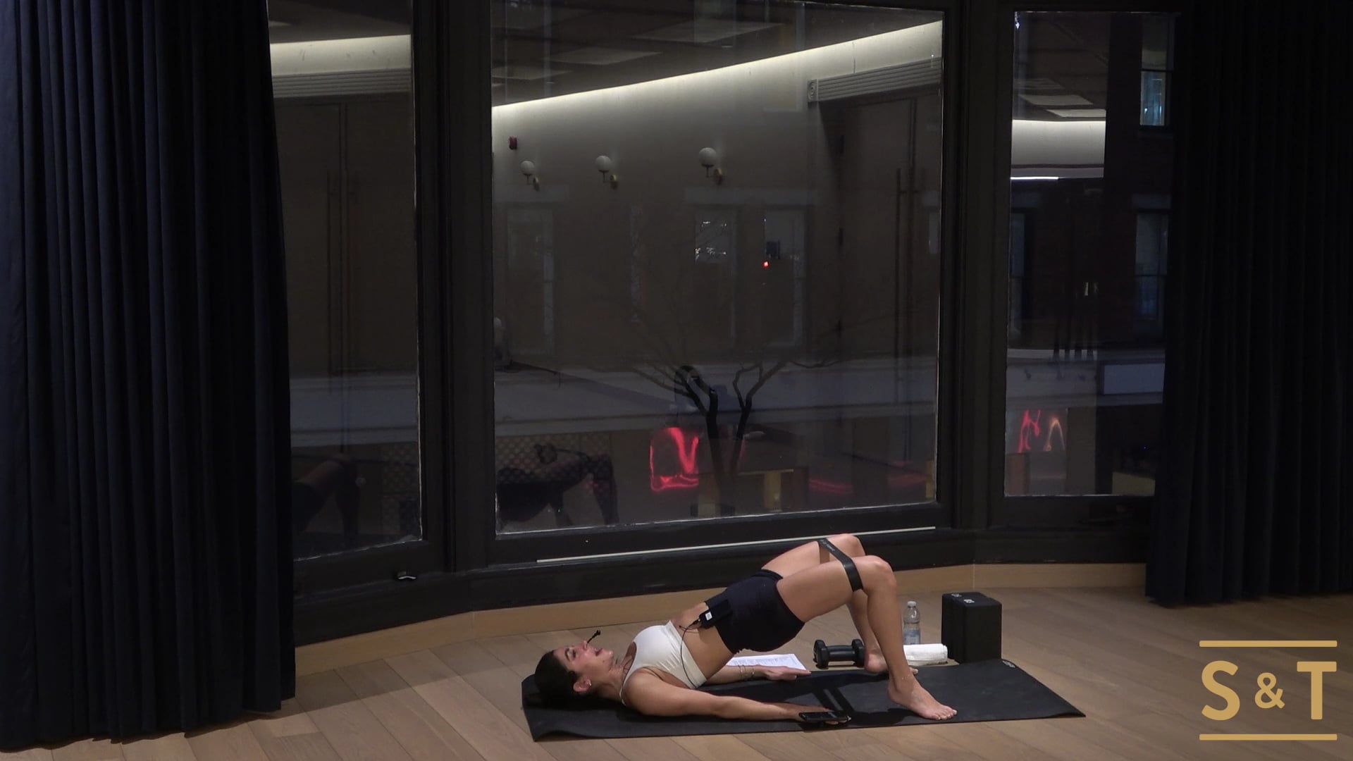 Hot HIIT with Lisa, Sweat Live Dec. 10 2020