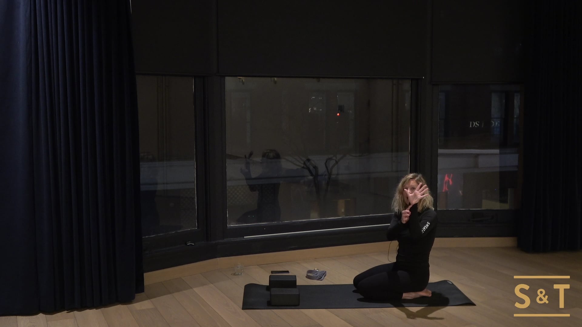 Slow Flow L1 - L2 with Rachael, Sweat Live Jan 25, 2021