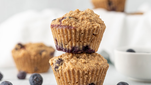 Protein Berry Oatmeal Cups