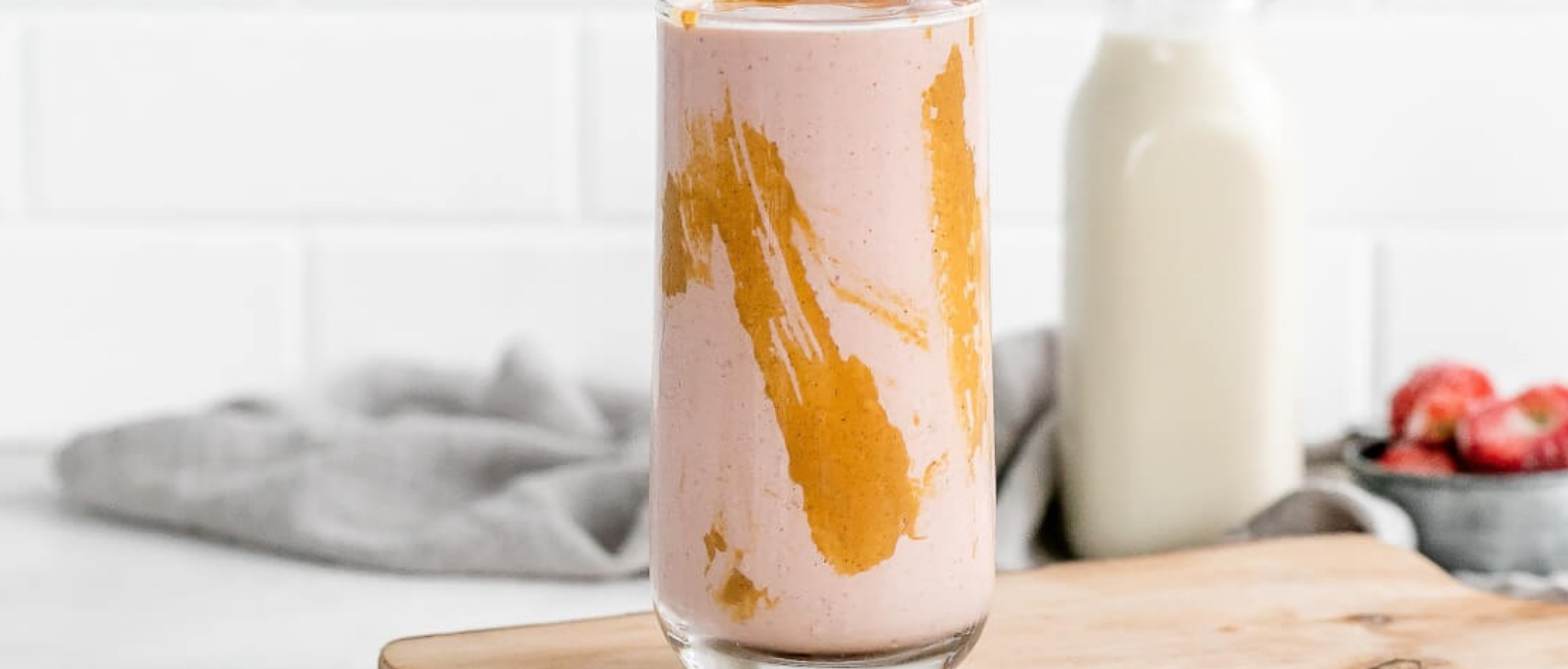 Strawberry & Peanut Butter Smoothie