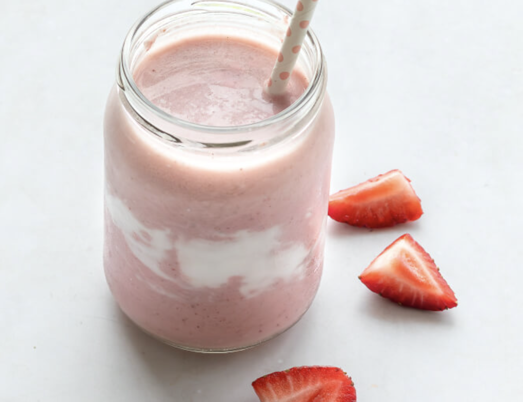 Creamy Coconut, Strawberry & Pineapple Protein Smoothie