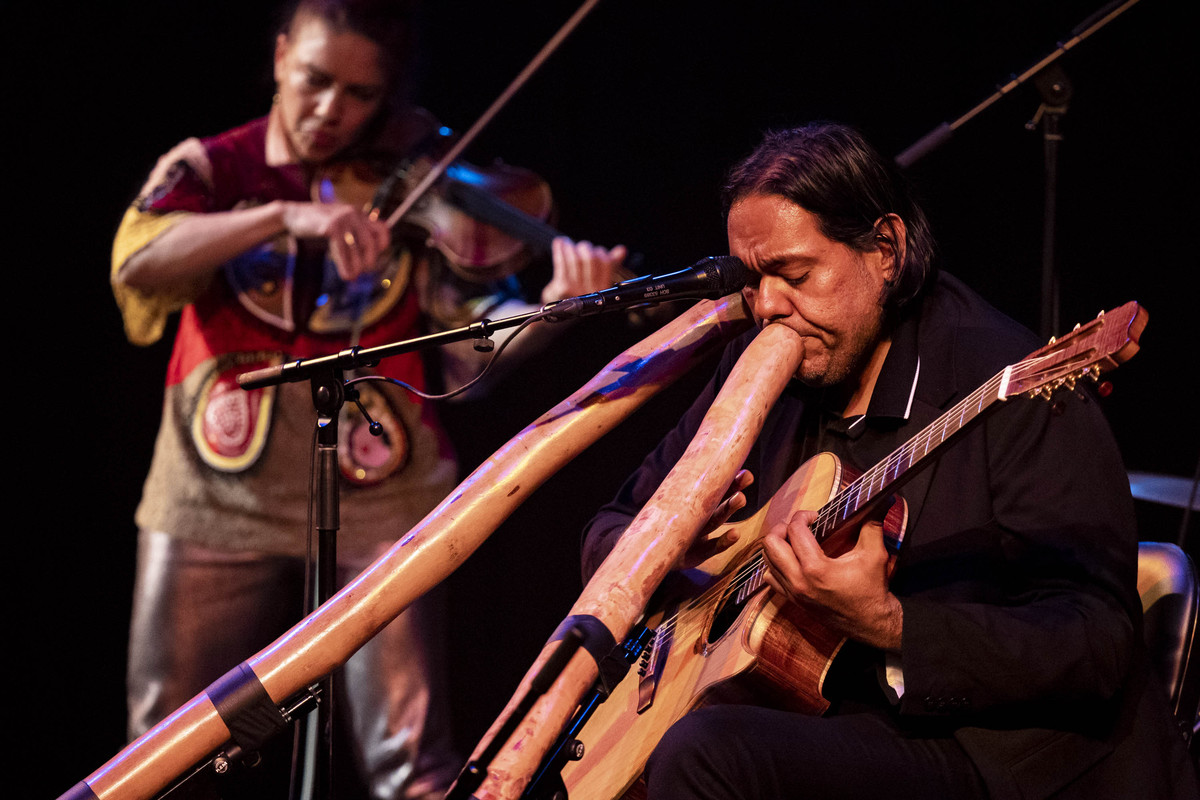 Finding Our Voice - William Barton: Connection (2022)