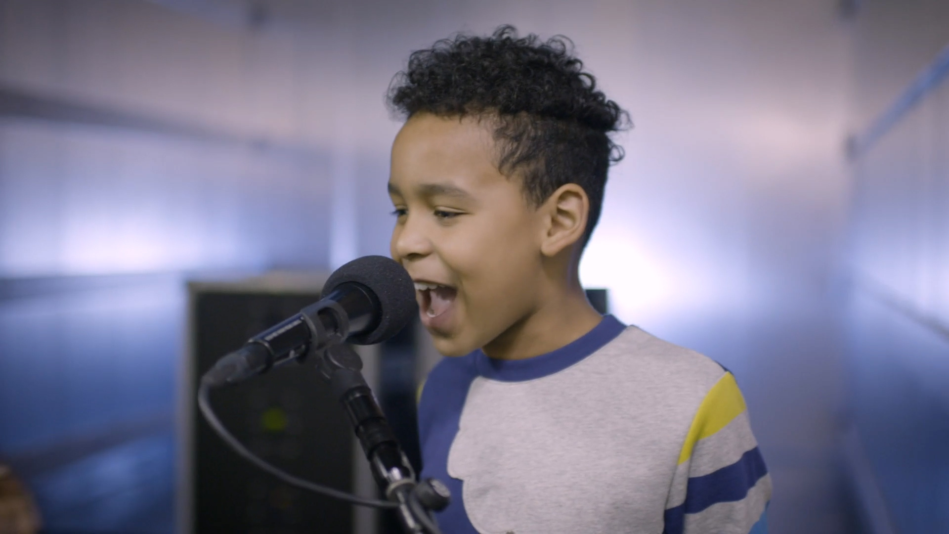 Who's in the Lift? A Performing Artist! | Age 5+