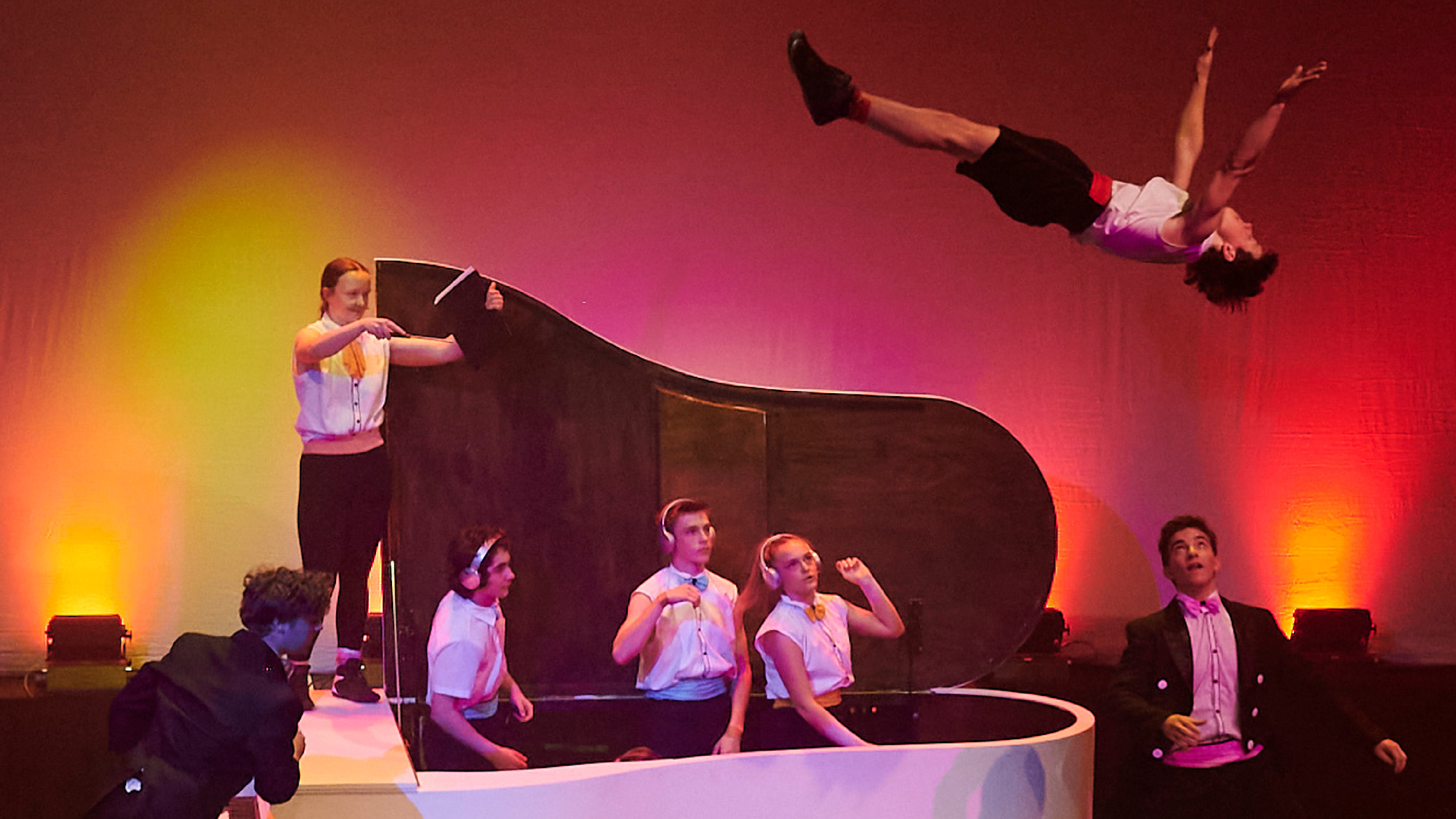 Tempo - Flying Fruit Fly Circus (2023)