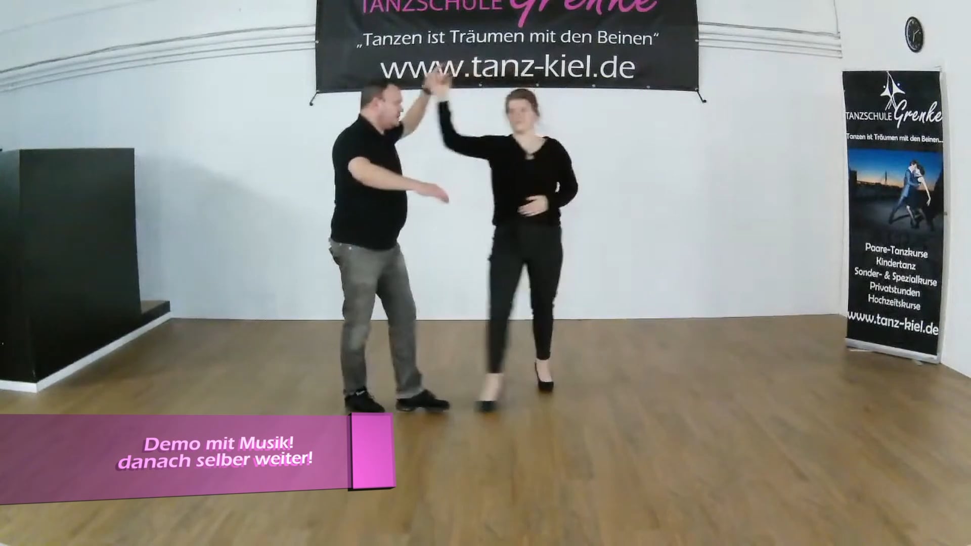 RBOT_HipTwistOpenClosedFan_Bronze