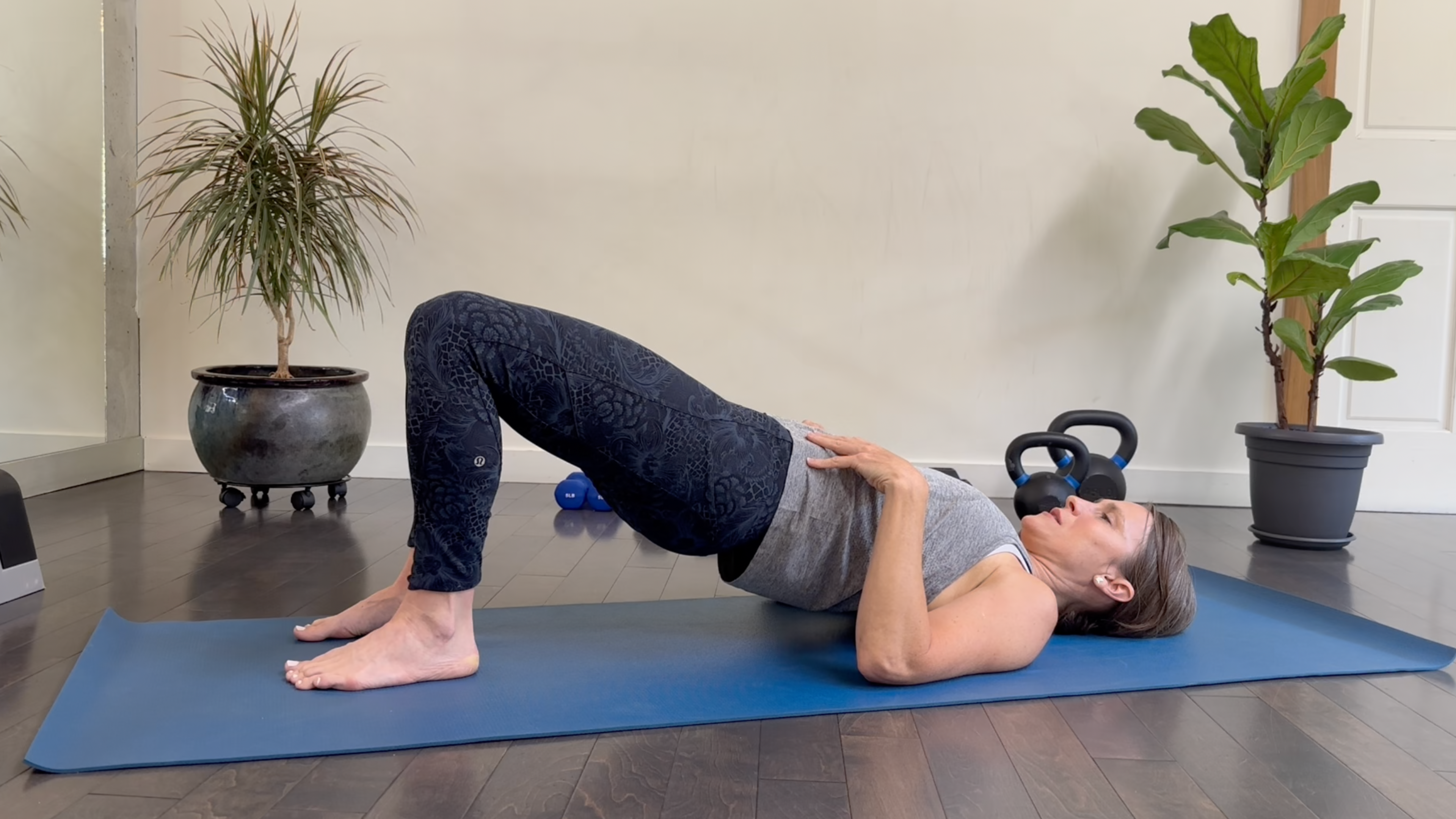 Glute bridges - how to include pelvic floor | Lesson 7