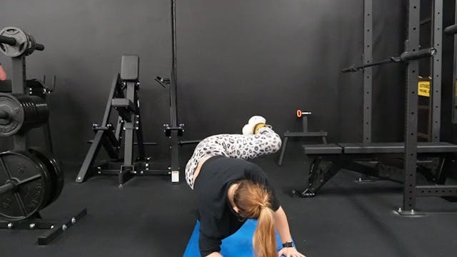 elbow drop + side crunch to kick back...