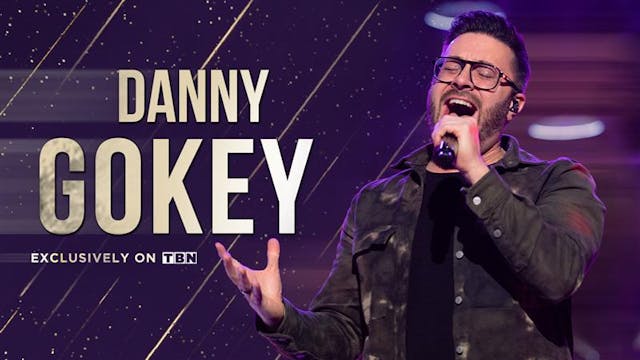 Danny Gokey Performs "New Day" On Praise
