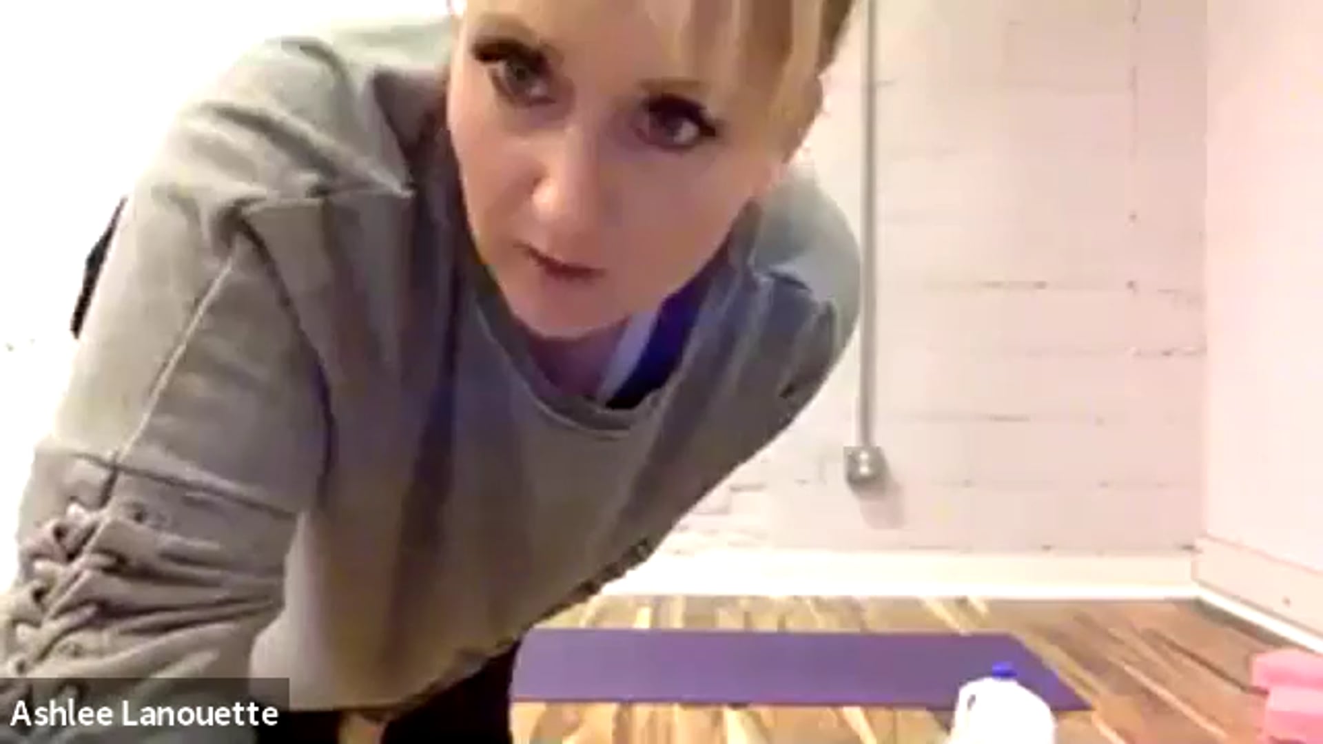 Look-Good Naked w/ Ashlee Renee 5-13