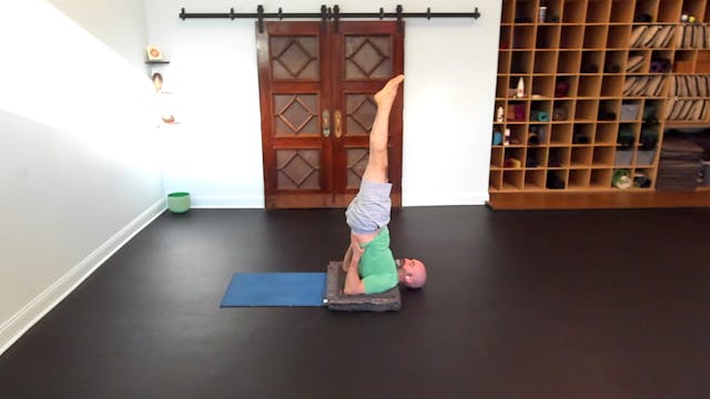 Tutorial on Shoulderstand with Jim