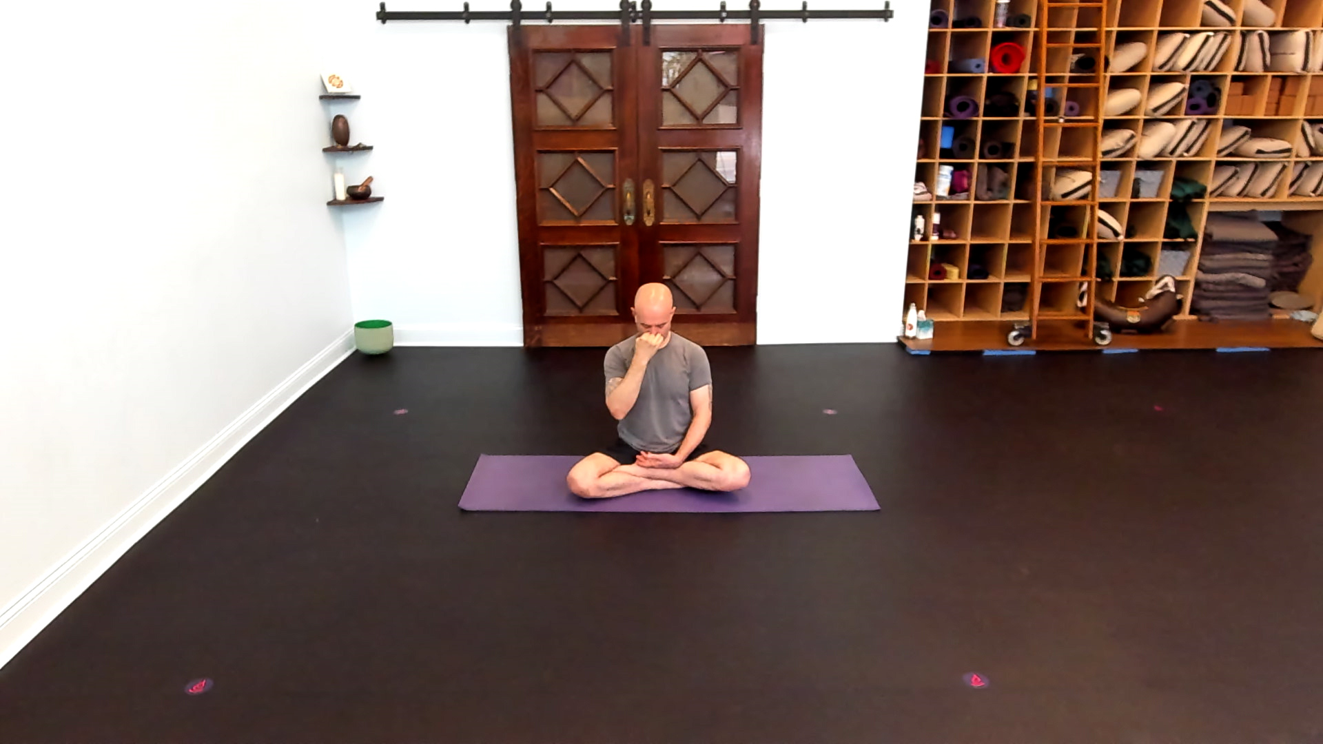 Tutorial with Jim: Nadi Shodhana Pranayama (Alternate Nostil Breathing)