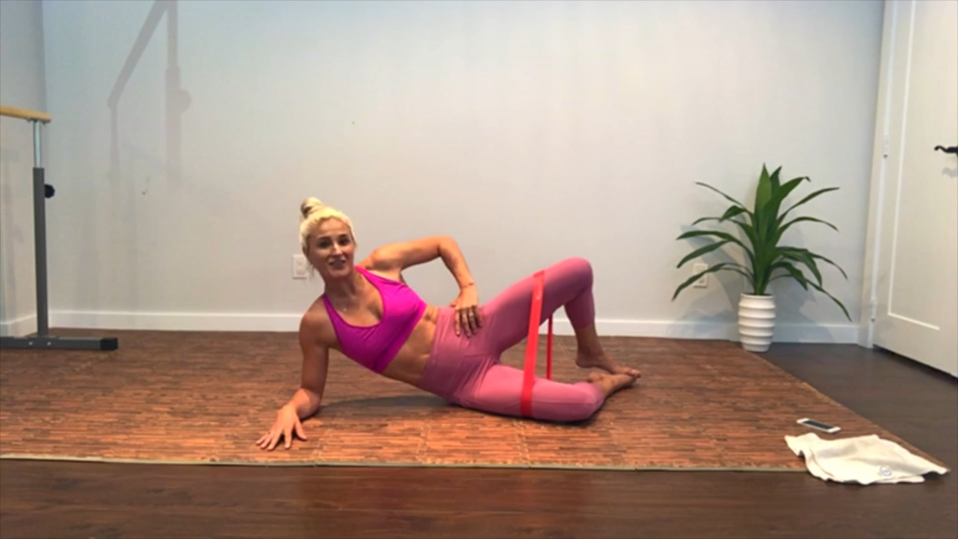 20 Minute Thighs Workout with Bands