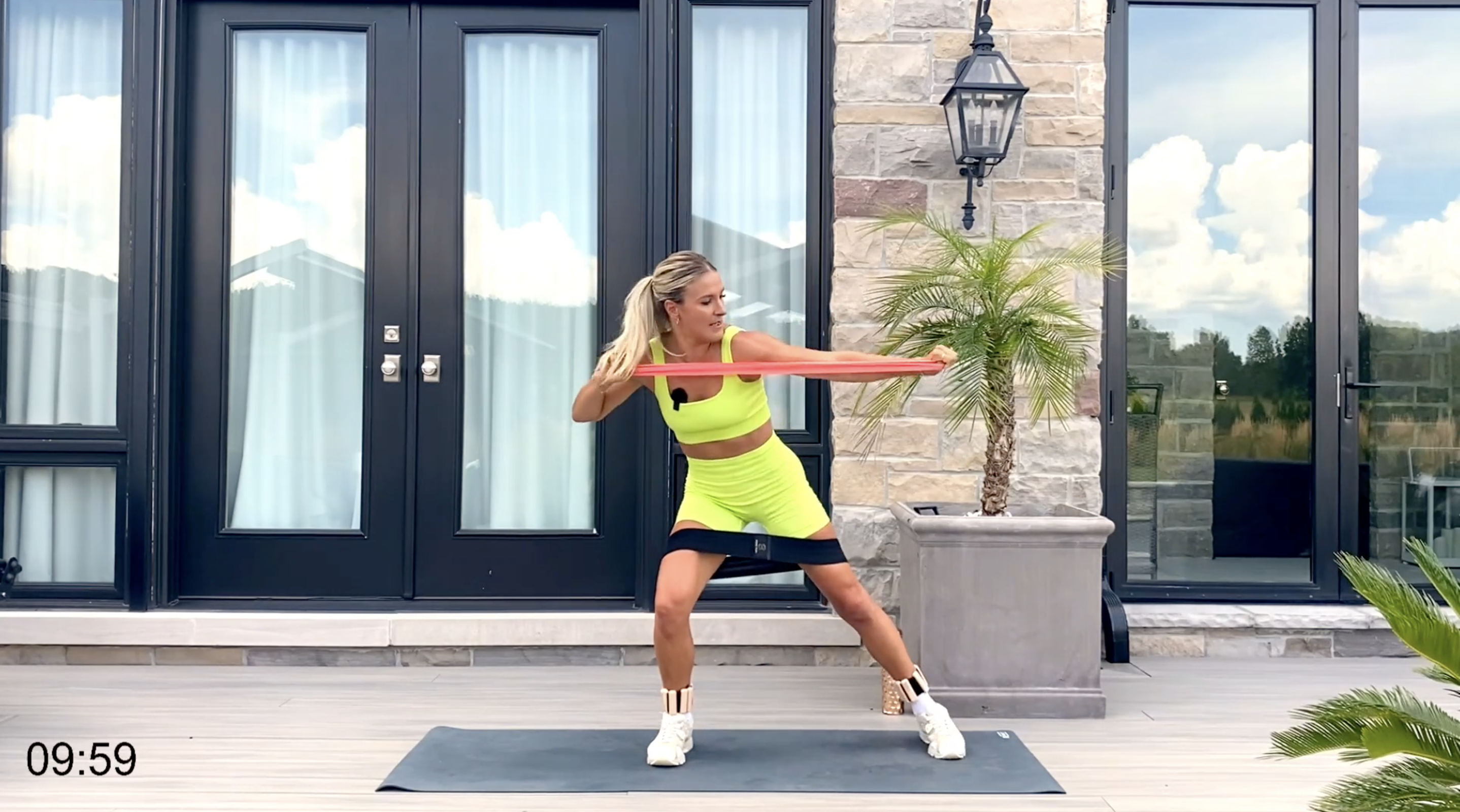 43 Minute No Repeat Barre HIIT