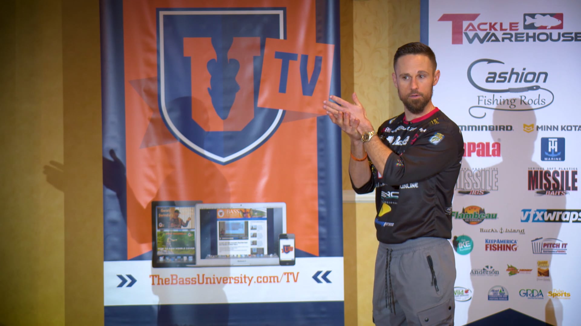 Driving a Bass Boat Safely & Efficiently - John Crews