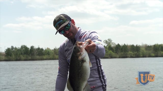 How to Find & Catch Spawning Bass - G...