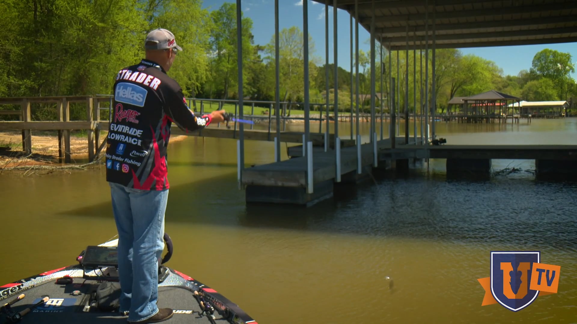 How to Skip Various Baits Under Docks - Wesley Strader
