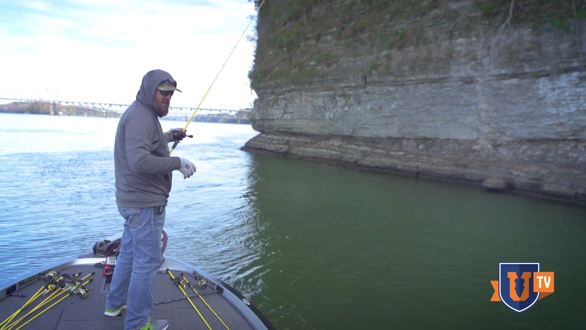 Best Tips & Techniques for Bluff Bank Fishing - Dunkin