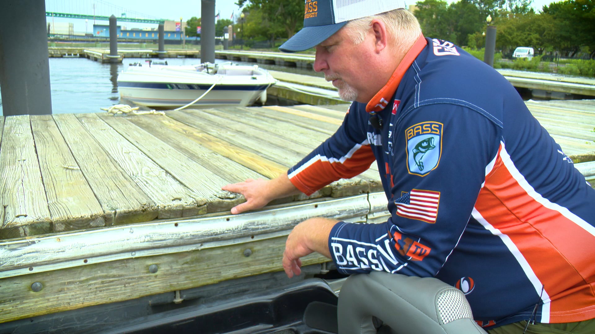 Putting a Bass Boat on the Trailer - Bass University Basics