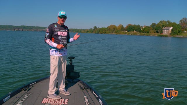 How to Fish a Chatterbait Around Gras...