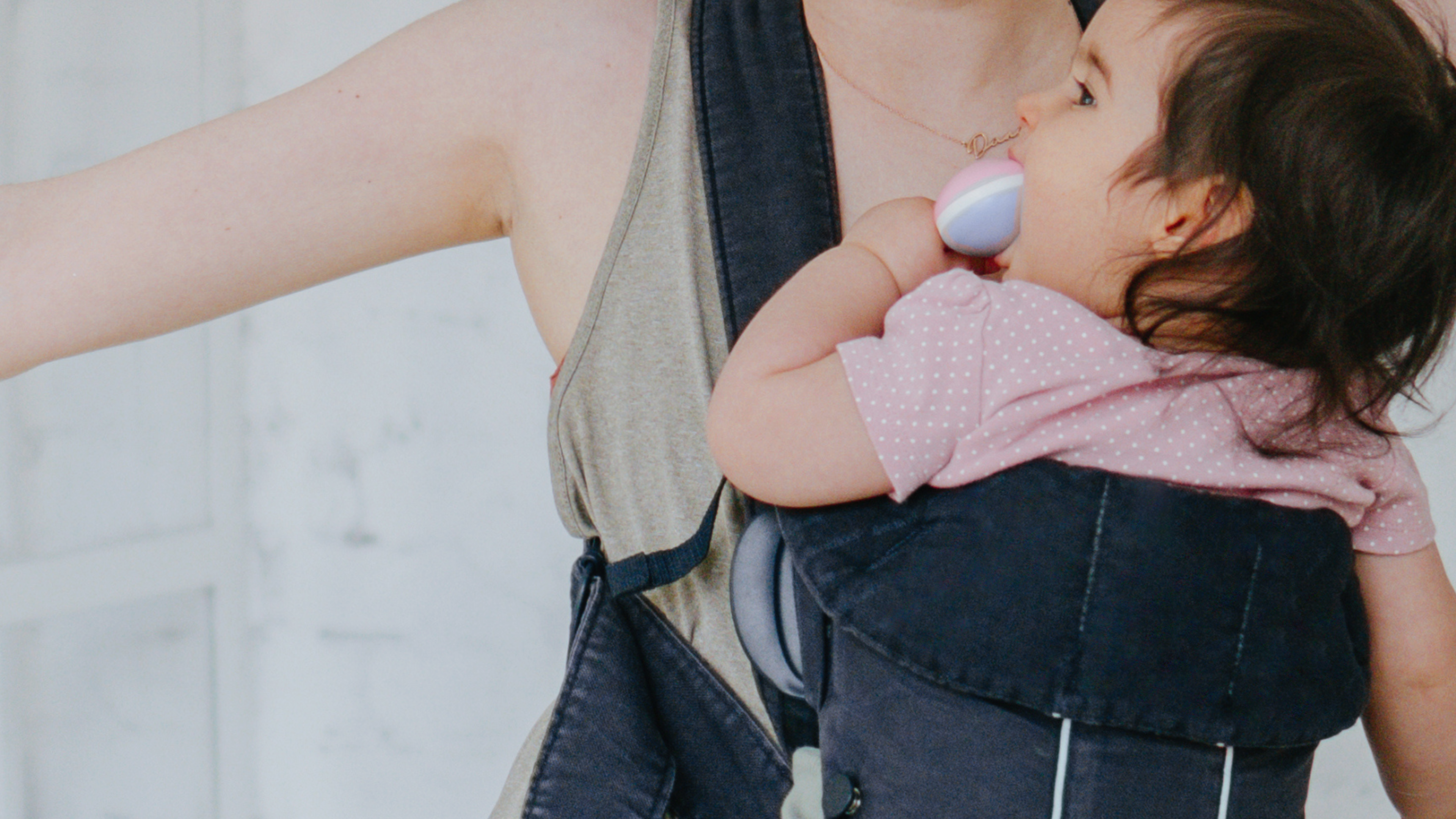 Baby Wearing Classes (Month 0 - 12 Postpartum)