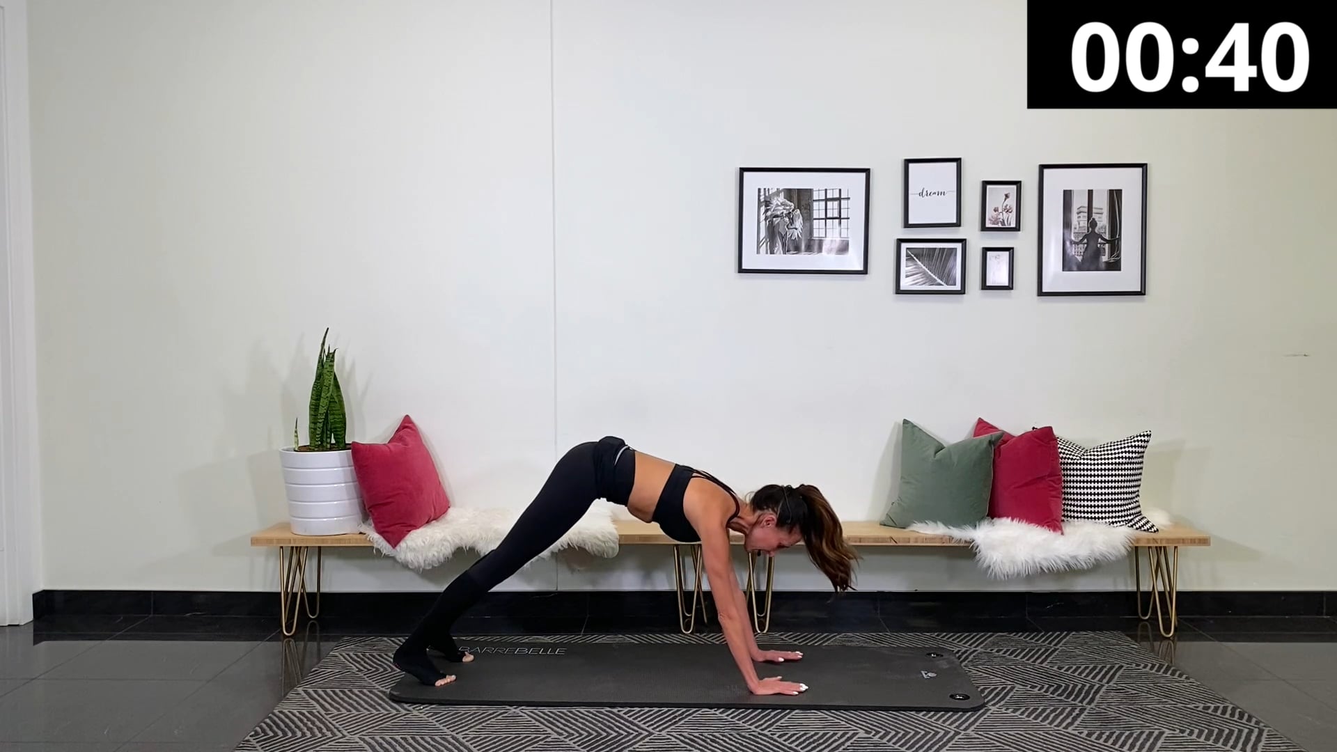 Bodyweight Core EMOM | Jill