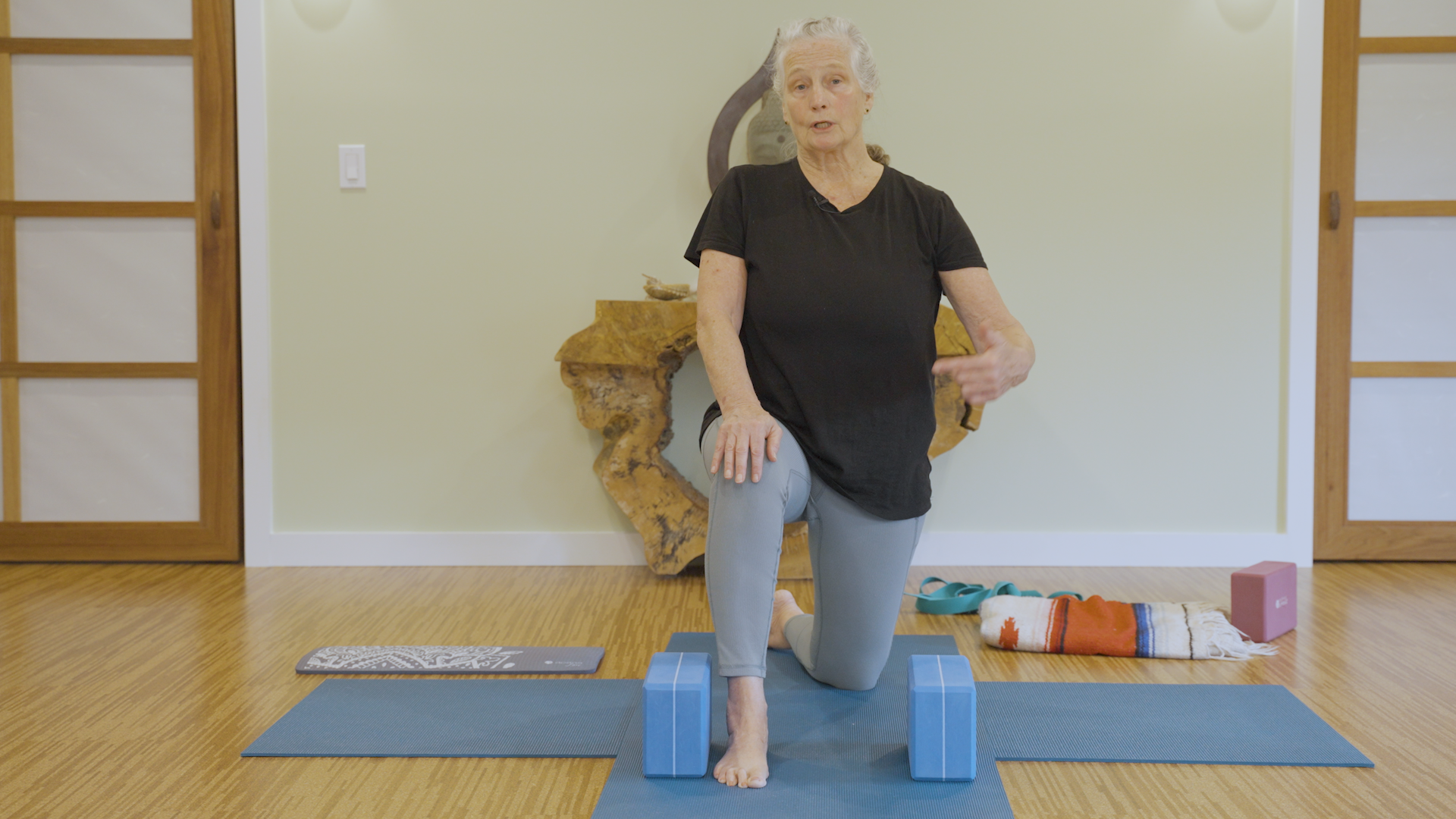 Stretch & Strengthen with Lunges | 8 Minutes