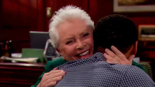 S25 E206