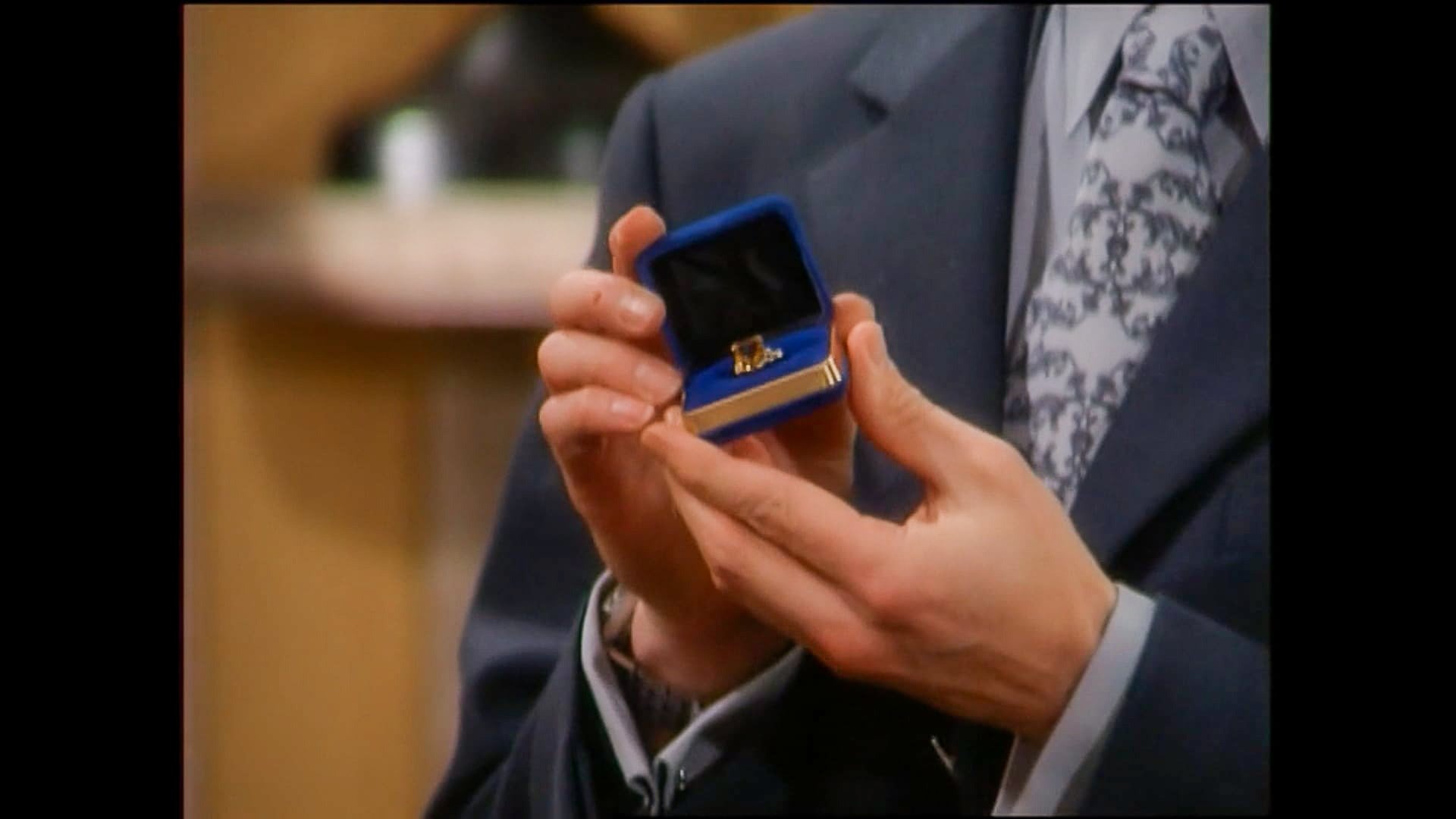S16 E87