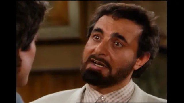 S8 E306