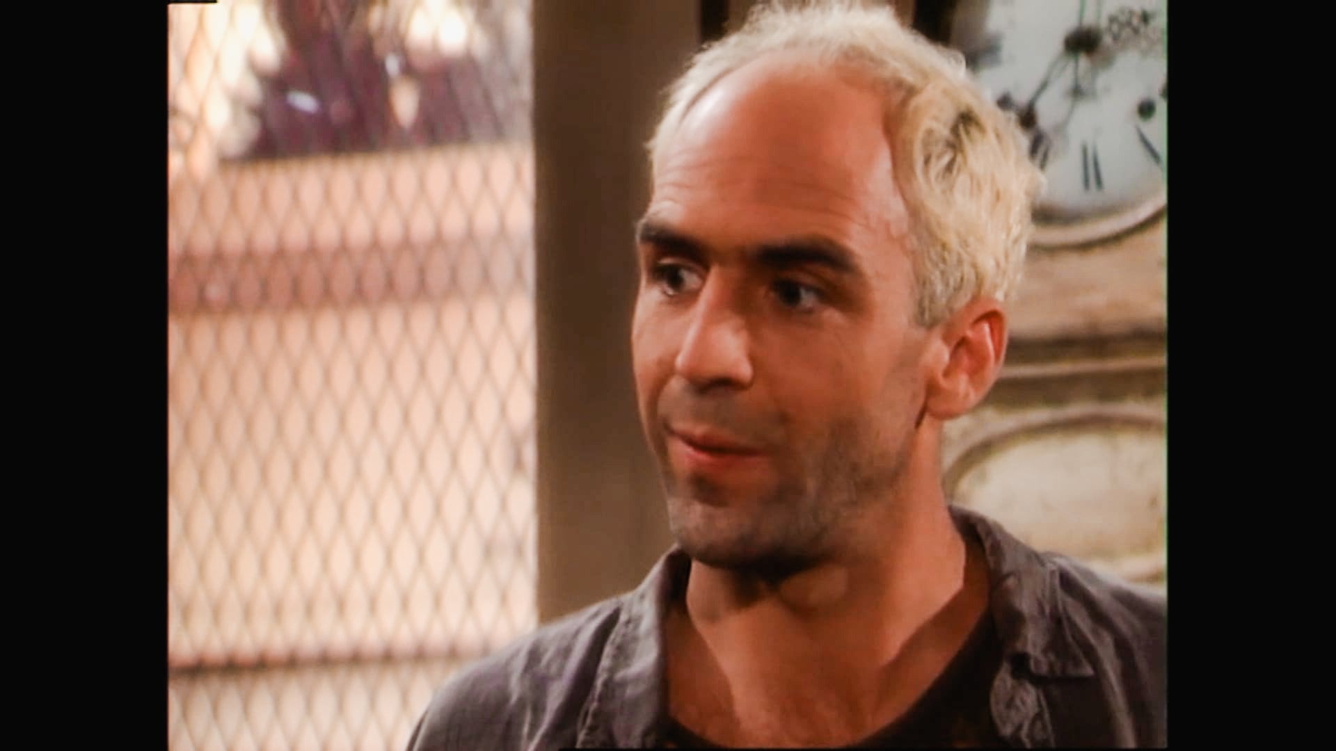 S11 E104