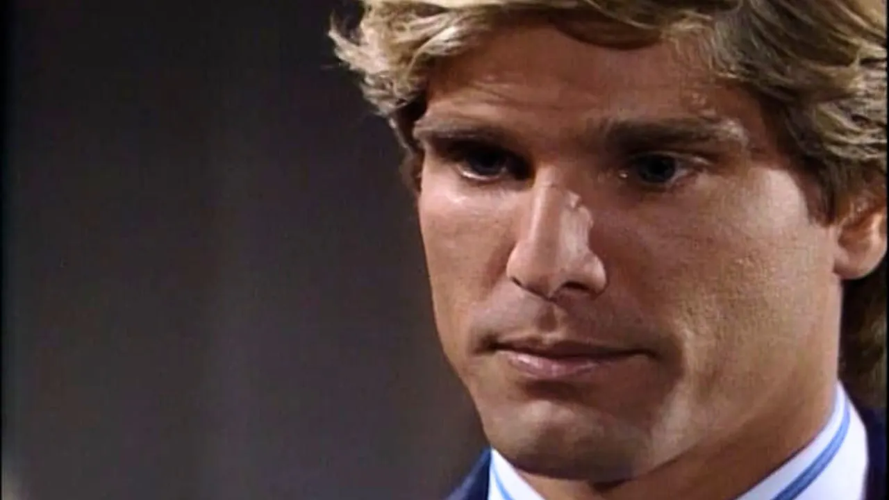 S1 E34 - Season 1 - The Bold and the Beautiful