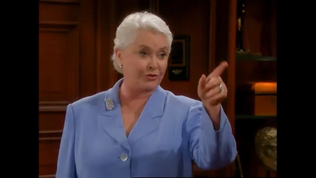 S21 E33