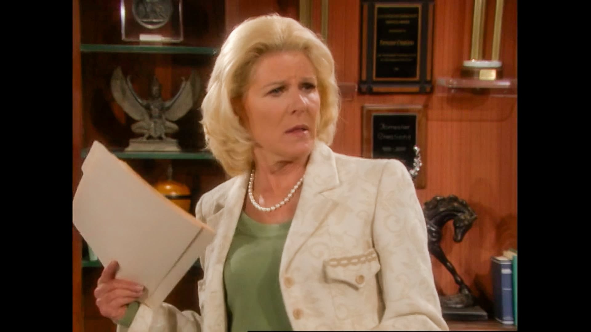 S21 E205