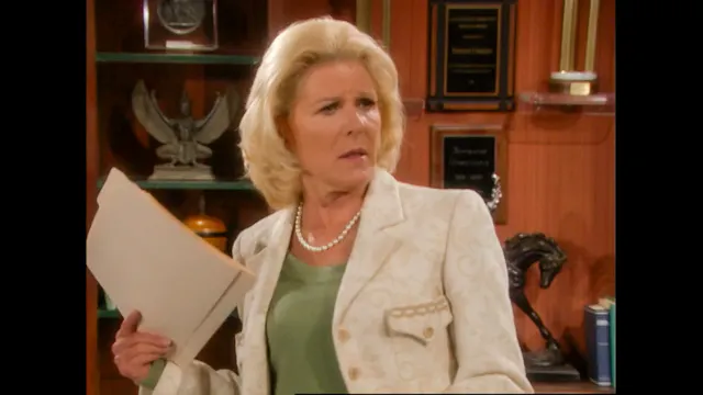 S21 E205