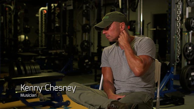 Kenny Chesney Comes to Practice