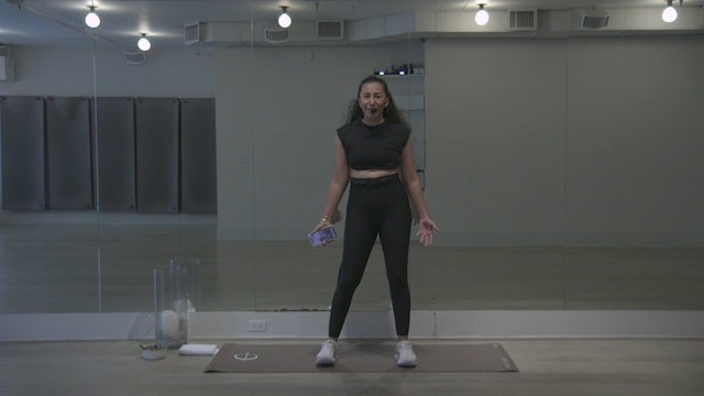 Legs and Glutes with Sophia | 23 minutes