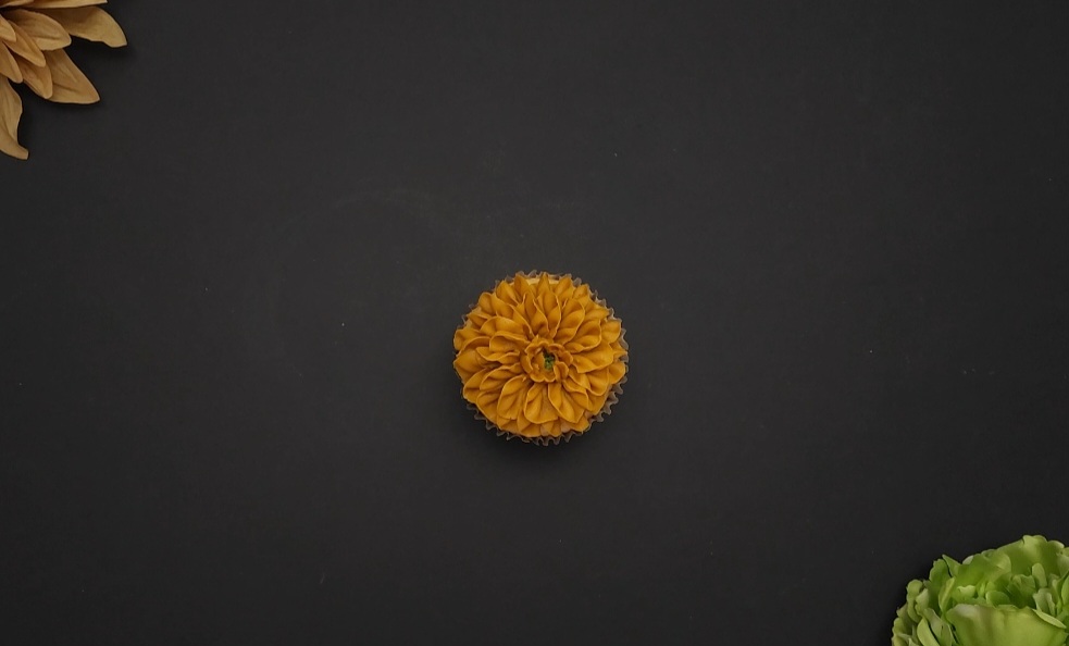 Scabiosa Frosting Design